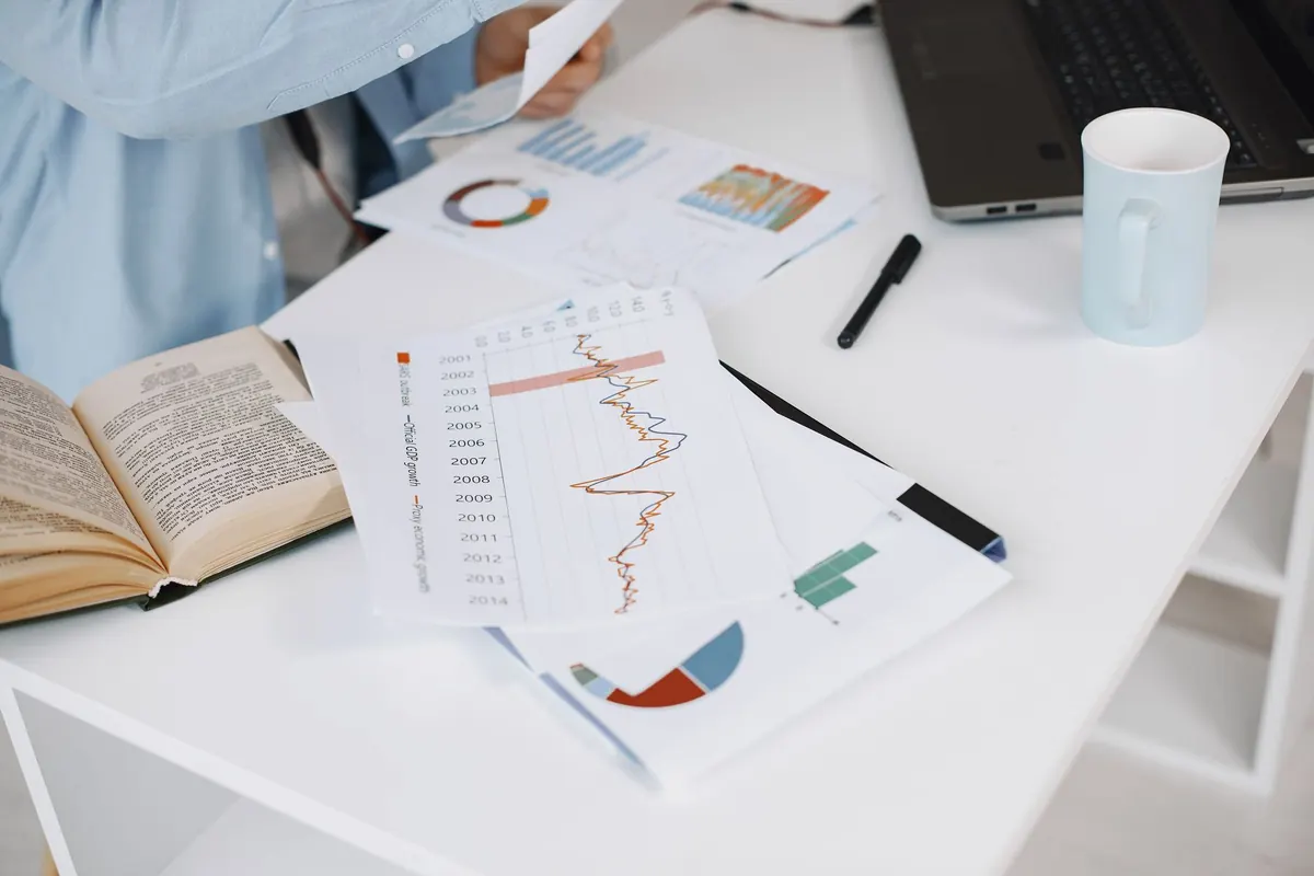 Beginner's Guide to Understanding UK Interest Rate Decisions for Your Business Column